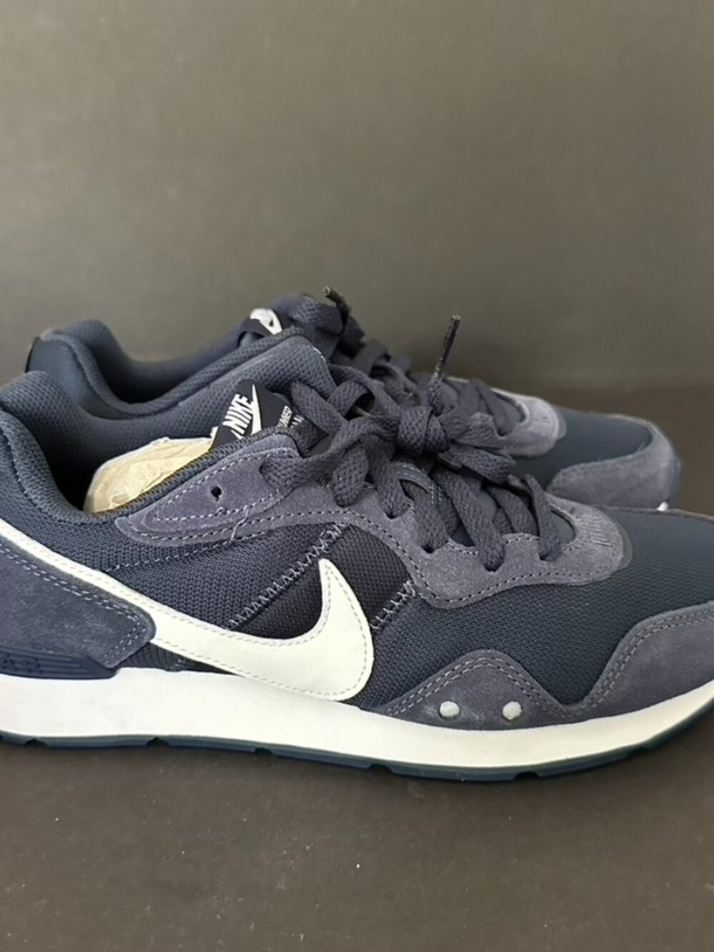 Nike Mens Venture Runner Midnight Navy Blue Sneakers Size 7 NEW